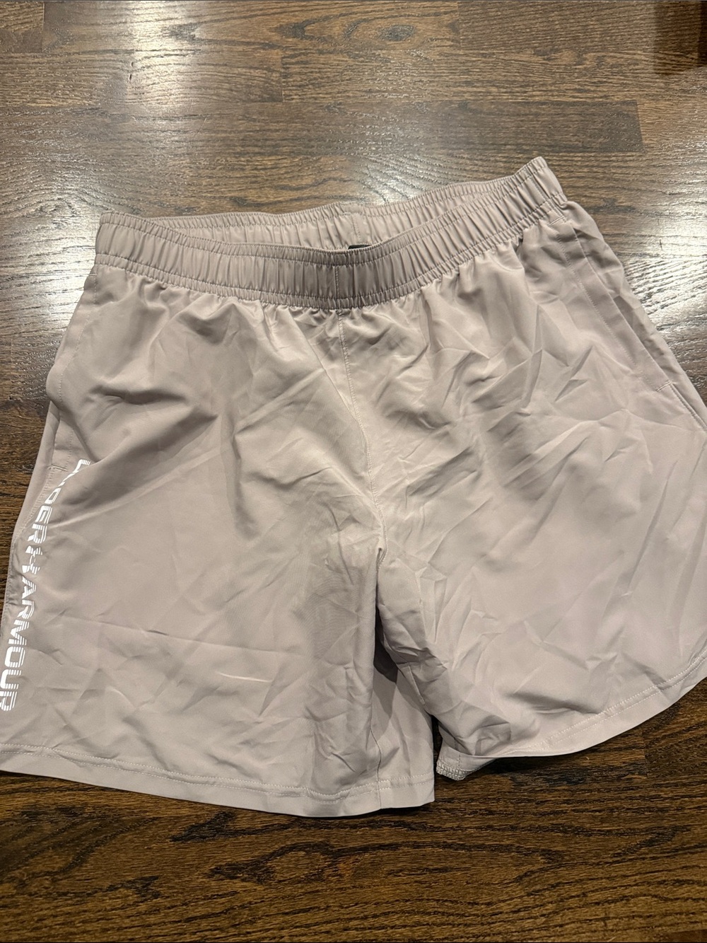 Under Armour Men’s Taupe Athletic Shorts xl nwot